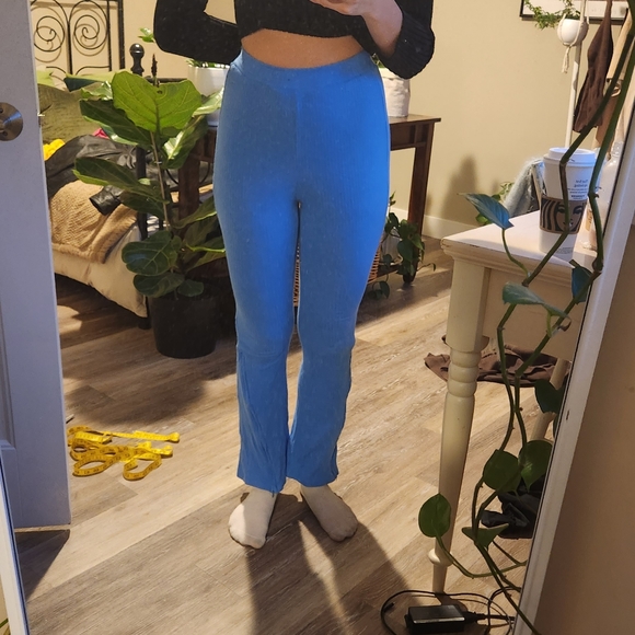 Blue soft, ribbed high-waisted flare pants - Picture 3 of 9